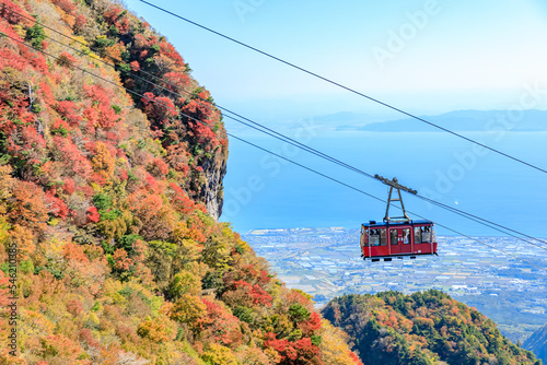 秋の雲仙岳とロープウェイ　長崎県雲仙市　Mt.Unzendake in autumn and ropeway. Nagasaki Prefecture Unzen city. photo