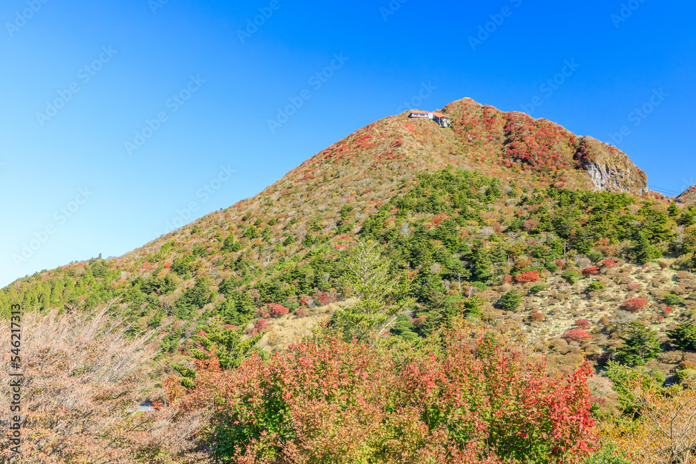 秋の雲仙岳　長崎県雲仙市　Mt.Unzendake in autumn. Nagasaki Prefecture Unzen city.