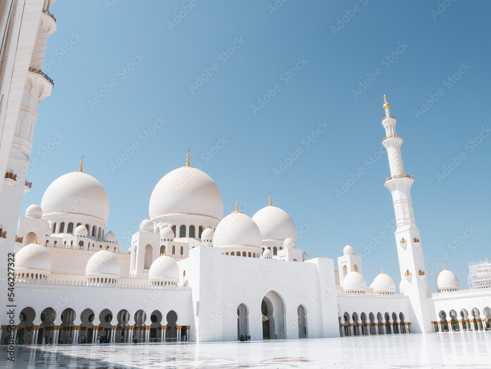 Sheikh Zayed Grand Mosque, Abu Dhabi, United Arab Emirates - Landscape shot 1