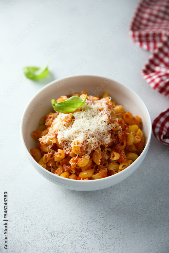 Pasta with tomato sauce and cheese