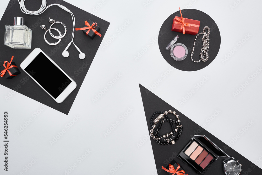 Obraz premium top view gadget gift boxes