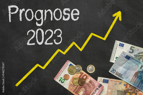  Tafel mit Geld - Prognose 2023