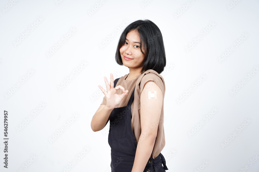 Get A Corona Virus Vaccine Of Beautiful Asian Woman Isolated On White Background Get A Corona Virus Vaccine Of Beautiful Asian Woman Isolated On White Background