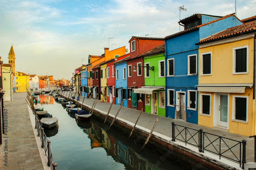 Bunte Häuser am Kanal, Venedig, Burano, Murano, Italien