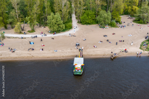 Obraz na płótnie Water tram on Saska Kepa beach over River Vistula in Warsaw city, Poland