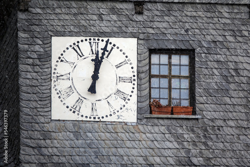 Uhr an der Burg Cleeberg photo