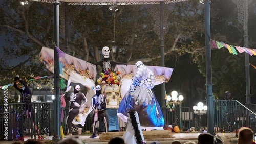 People watching the show for the day of the death a the plaza, dia de los muertos 