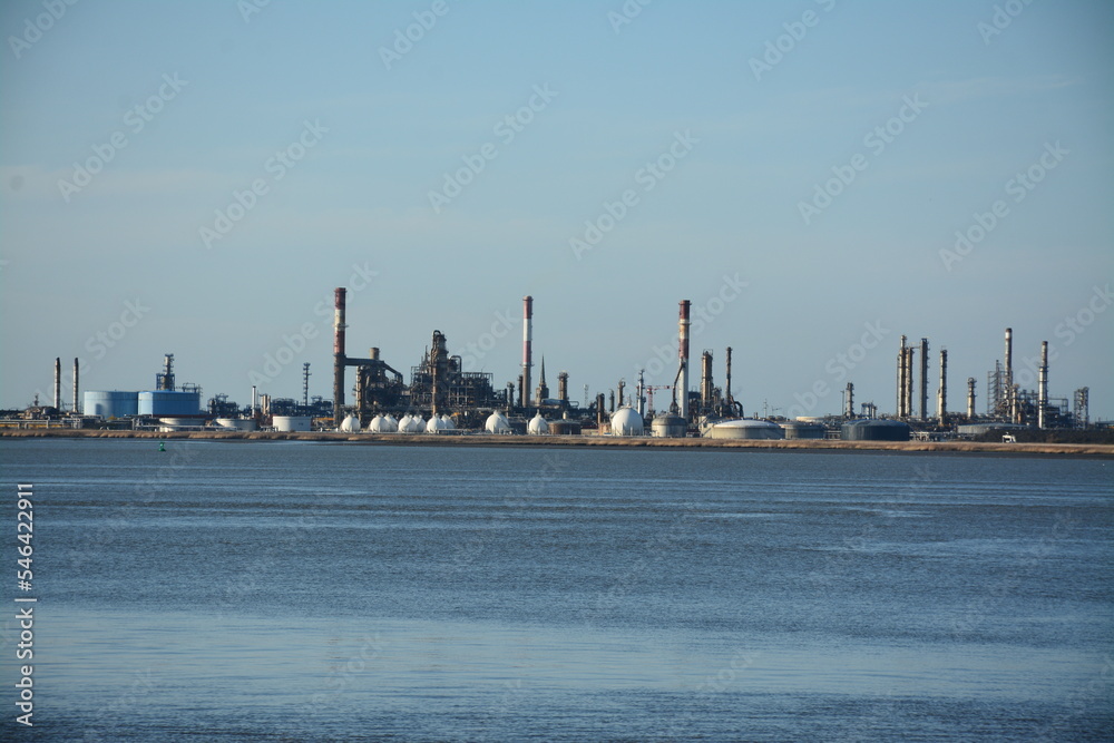 Fototapeta premium Donges - Terminal pétrolier