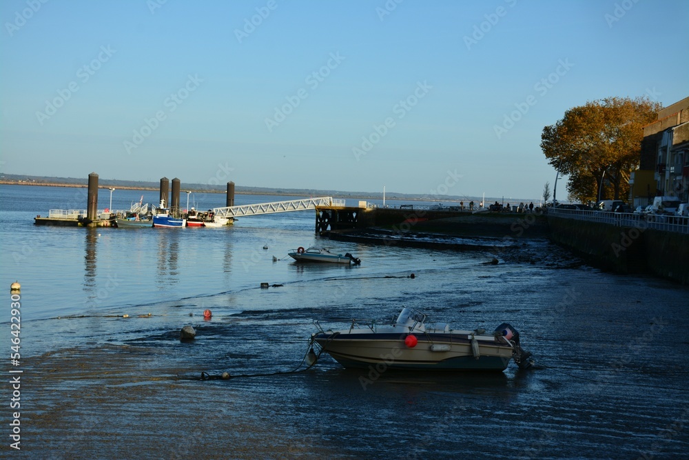 Naklejka premium Paimboeuf - Port de pêche