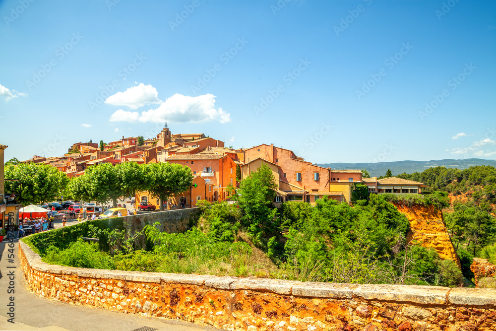 Blick auf Roussillon, Südfrankreich 