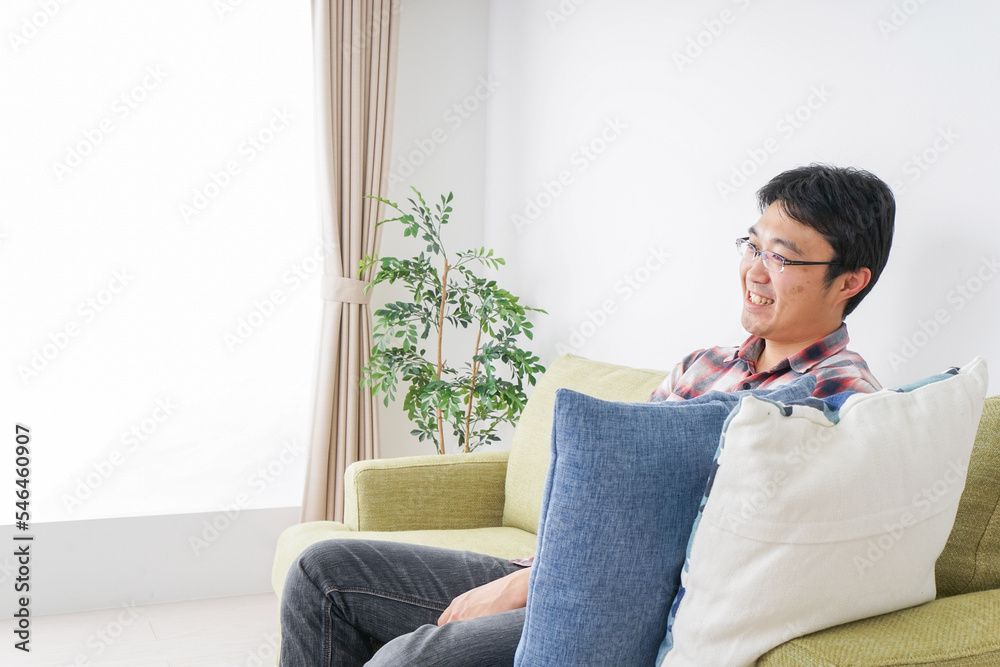 ひとり暮らし・単身赴任をする男性 ひとり暮らし・単身赴任をする男性