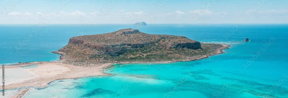Obraz na plátně Balos lagoon, crete island, greece: view to tagani island with white sandy beach