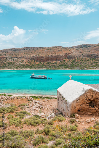 Obraz na płótnie Balos lagoon, crete island, greece: boat cruise to the white sandy beach and turquoise blue water at the main tourist destination near chania w salonie