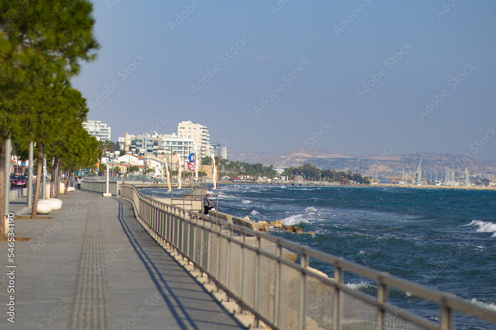 Deptak nadmorski w Larnace na Cyprze