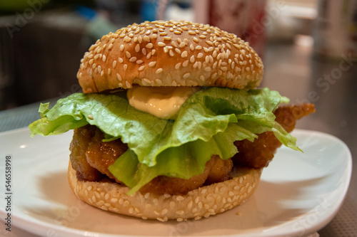 チキンバーガー