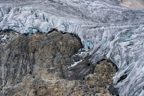 Glaciers. Mountain scenery high in the Alps. Walking the Peiljoch (2676m) Trail. Hiking in Stubaital Valley. Photo’s of Stubaital Austria, Mieders, Neustift, Milders, Schonberg, Mutterberg, Volderau.  photo