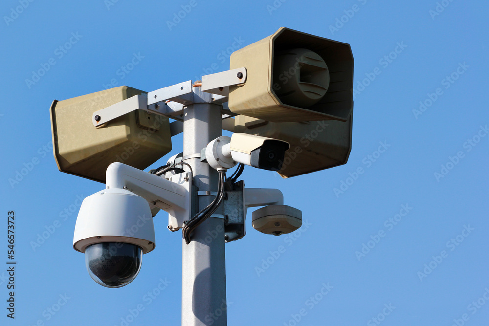 Loudspeakers with motion detectors, CCTV cameras and wireless transceiver Loudspeakers with motion detectors, CCTV cameras and wireless transceiver