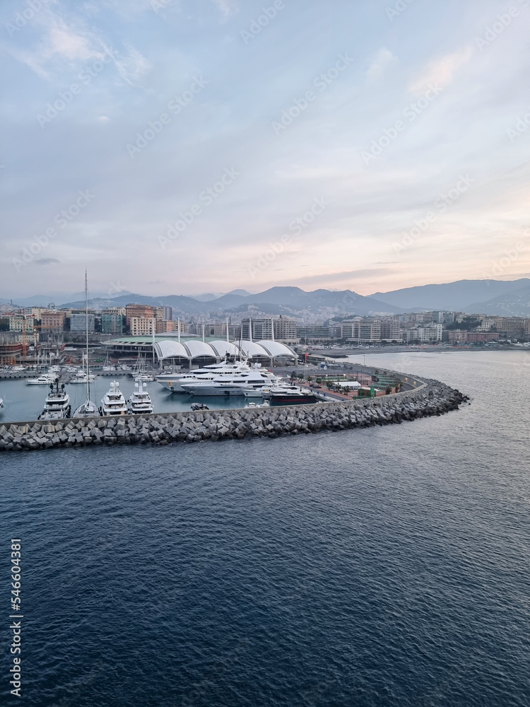 panorama del porto di genova