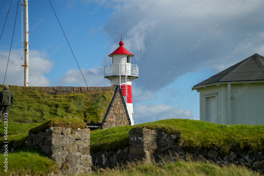 Leuchtturm in der Stadt Tórshavn auf den Färöer Inseln