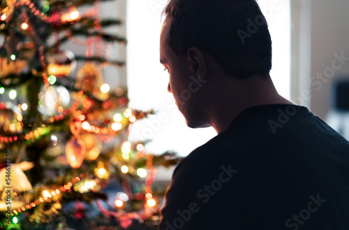Fotografia Lonely christmas with sad family conflict or grief on holiday