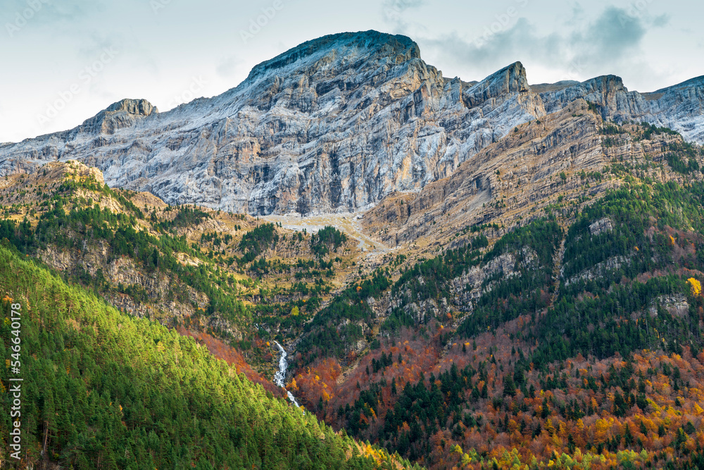 Spectacular view of the Bujaruelo Valley with the colors of autumn. Ordesa and Monte Perdido National Park in Huesca, Aragon, Spain