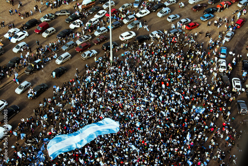 Bild auf Leinwand Multitud festejando triunfo de Argentina en la Copa Mundial.
