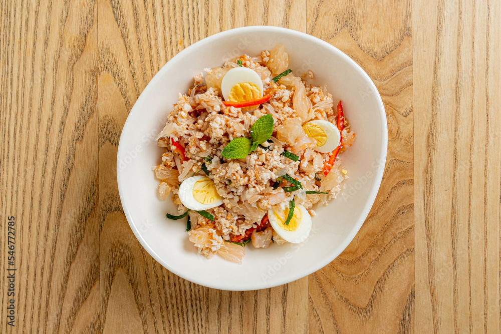 quinoa salad with boiled egg