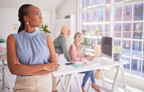 Obraz na plátne Black woman, leadership and vision with arms crossed for corporate strategy, planning or ambition for improvement