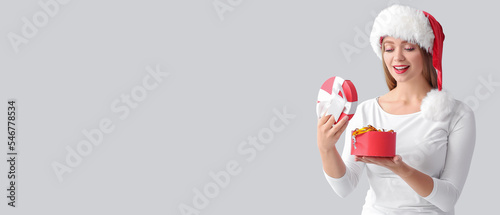 Beautiful young woman in Sa...