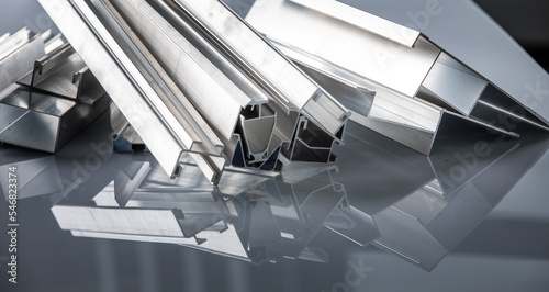 Aluminium Profile, Aluminium Metallstrukturen, Konstruktionsprofile photo