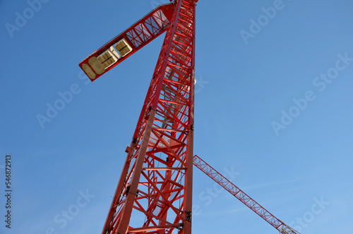 red stable crane, is part of the construction of the buduovy block. it is immovable and is usually walled up in a kind of shaft before it is cleaned and construction is finished to end for approved