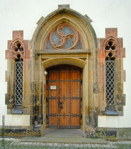 Seitliches Portal an der Thomaskirche Leipzig. Sachsen, Deutschland
