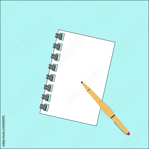 Carnet et stylo sur fond bleu clair	