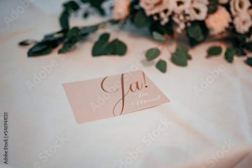 eine Ja- Karte bei einer Hochzeit