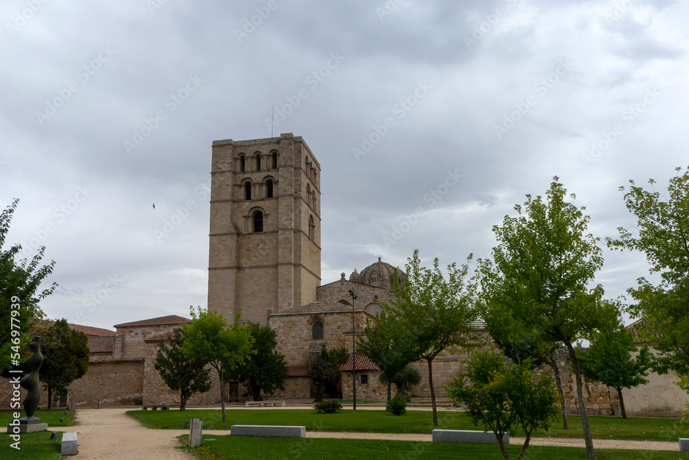 Fototapeta premium Santa Iglesia Catedral del Salvador de Zamora, España