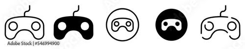 Conjunto de iconos de mando de consola de videojuegos. Palanca, control, joypad. Concepto de entretenimiento. Mando de diferentes estilos. Ilustración vectorial