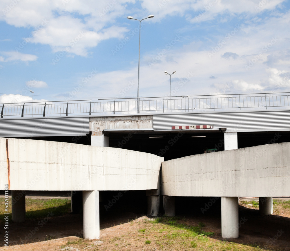 The ramp of the grade-separated road junction.