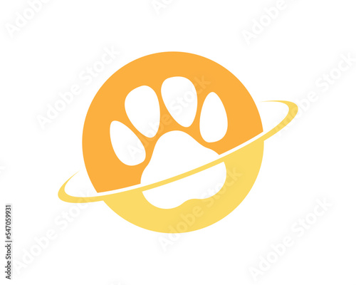 Planetary ring with paw inside