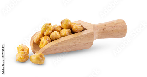 Chickpeas in wood scoop isolated on transparent png photo