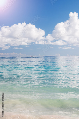 Fototapeta Naklejka Na Ścianę i Meble -  Tropical seascape white cloud above blue sea.