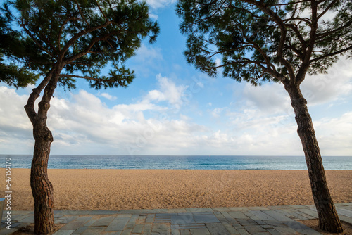 Paisaje de la costa mediterrania en playa d'aro en la costa brava con oceano azul precioso. photo