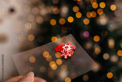 Weihnachtsbanner mit Schneeflocken rot photo