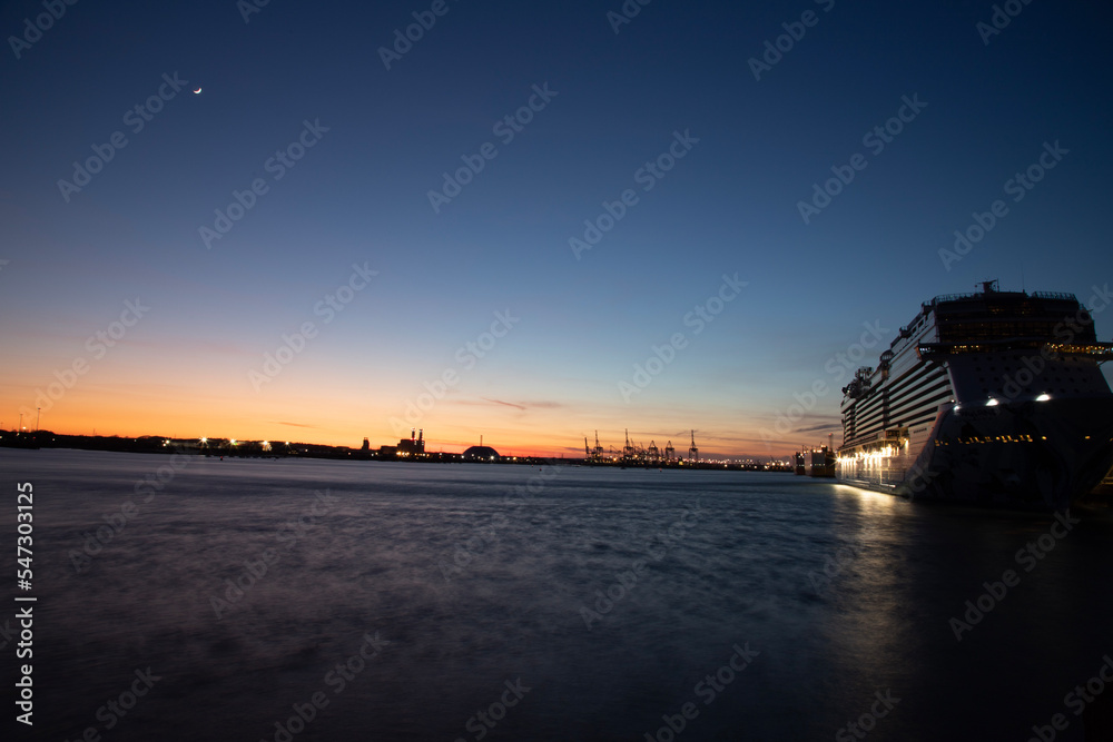 Fototapeta premium Cruise ship in the terminal at night