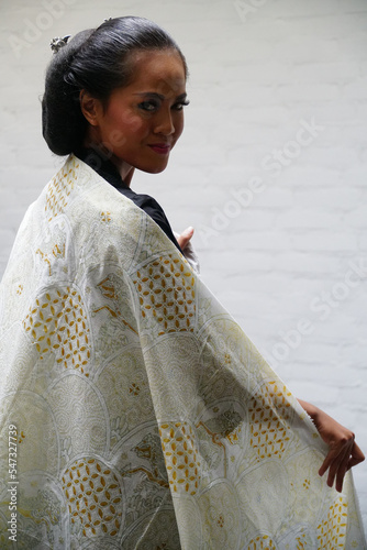 women with natural dyed Javanese batik
