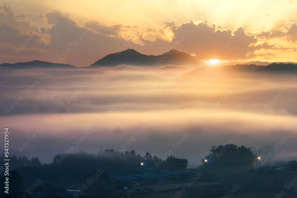 Sunrise and Mist in Rural Villages 밀재