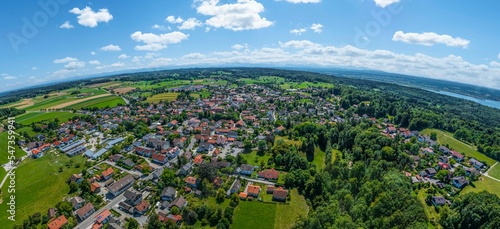 Ausblick auf Andechs-Erling nahe des Ammersee in Oberbayern
