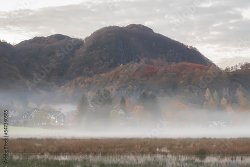 Stunning Autumn landscape s...