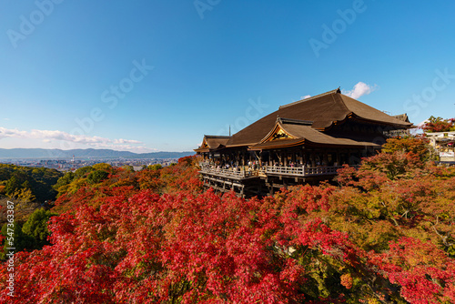 Canvas Print Landscape view of Kiyomizu-dera Temple(Higashiyama) With Maple Red in Kyoto, Japan in autumn season