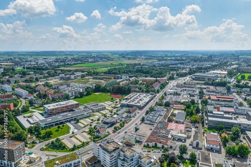 Neu-Ulm im Luftbild, Ausblick nach Süden entlang der Memminger Straße © ARochau