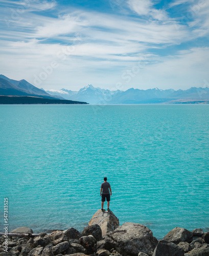Lake Pukaki mit seiner typischen Farbe und dem Mt Cook im Hintergrund. Tolle Landschaft Neuseelands.